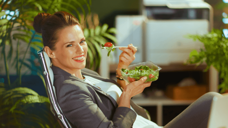 Snack Smarter: 10 Foods to Keep Your Mind Sharp at Work