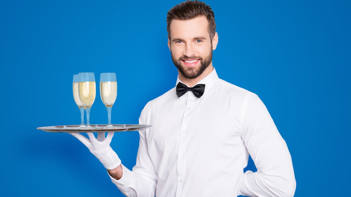 The 9 Secrets Your Waiter Will Never Tell You