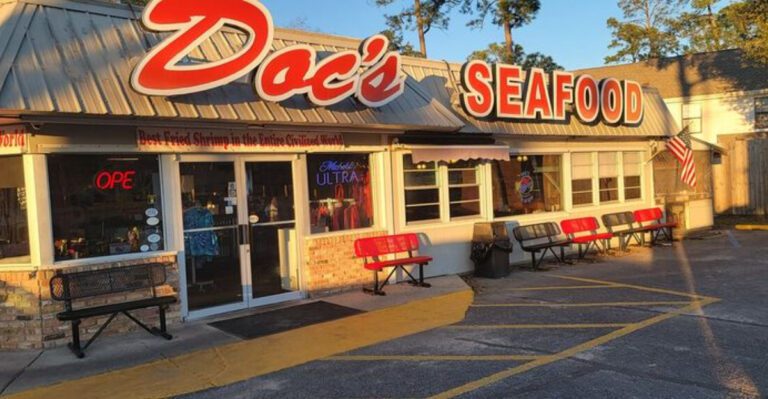 8 Hidden Seafood Restaurants In Alabama That Locals Swear Are Worth Every Mile