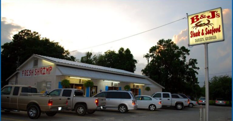 8 Hidden Seafood Restaurants In Georgia That Locals Say Are Worth The Drive