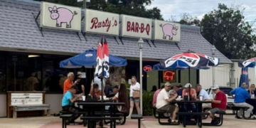 8 Small-Town BBQ Joints In Alabama That Still Smoke Meat The Old-Fashioned Way