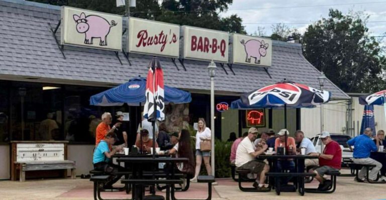 8 Small-Town BBQ Joints In Alabama That Still Smoke Meat The Old-Fashioned Way