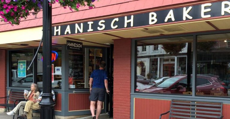 These Family-Owned Bakeries In Minnesota Sell Out Before Noon Every Day