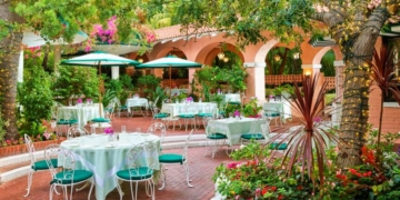 10 Celebrity Hangout Restaurants in America Where the Food Actually Deserves the Spotlight