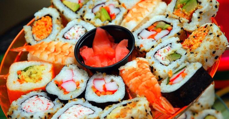 10 Dishes Experts Warn Against Eating at Buffets