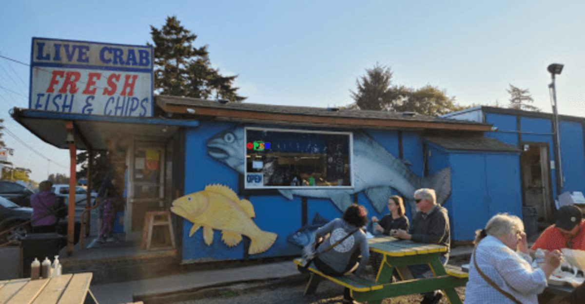 10 Oregon Coastal Cafes Serving Chowder Locals Swear Tastes Better In The Rain