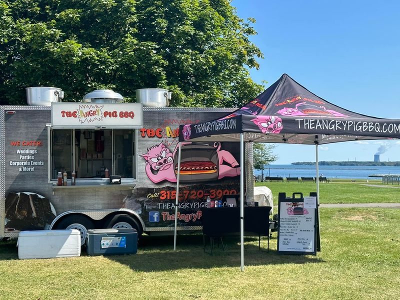 Jousting Pigs BBQ Food Truck – Olathe, KS