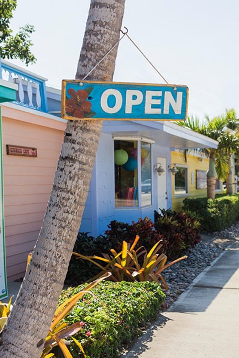 Midway Café & Coffee Bar- Islamorada, Florida