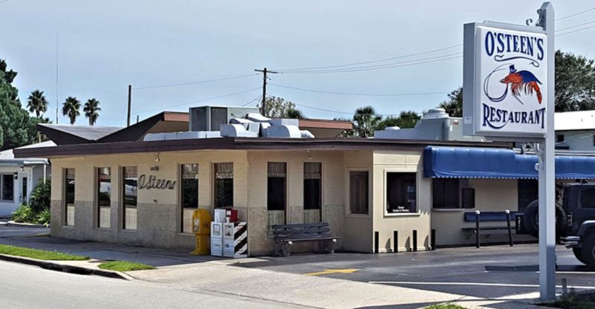 12 Florida Seafood Patios Where Shrimp Baskets Taste Best With Bare Feet And Sand