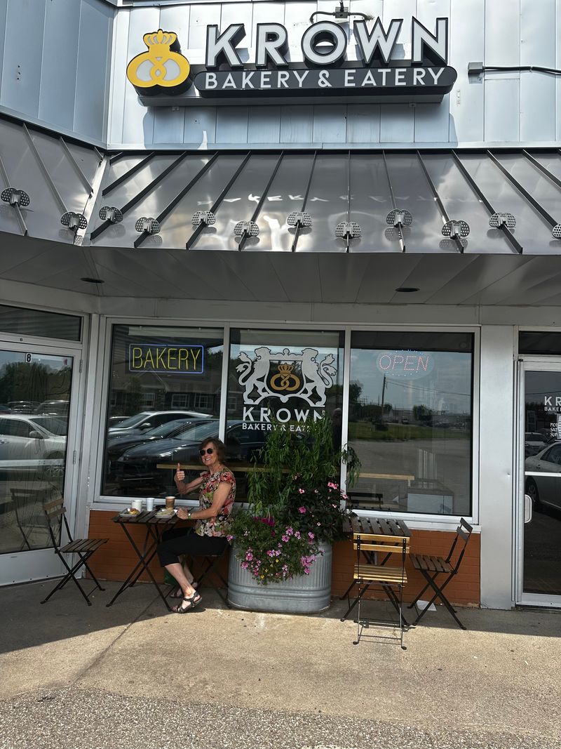 Krown Bakery & Eatery – Anoka, MN