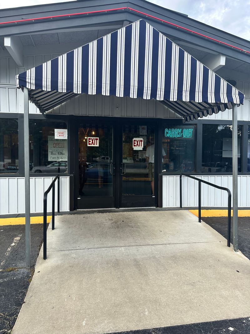 12 North Carolina Seafood Houses Where Hushpuppies Still Hit The Table First 2 Captain Stanley’s Seafood