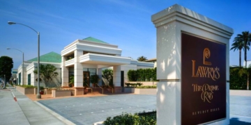 12 Steakhouse Chains Known for Getting Prime Rib Perfect Every Time 2