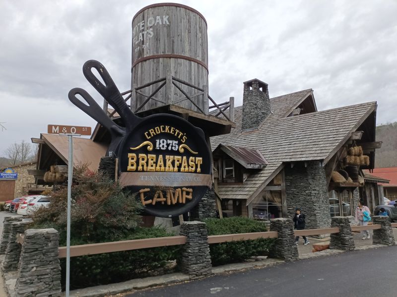 Crockett’s Breakfast Camp – Gatlinburg, TN
