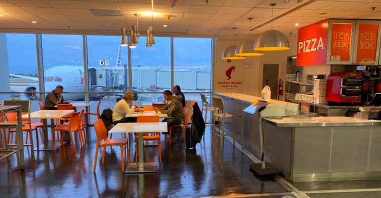 13 Airport Restaurants Food Lovers Say Are Worth Getting to the Gate Early