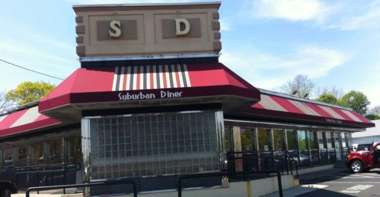 14 Pennsylvania Country Diners That Still Serve Dessert On A Rolling Tray