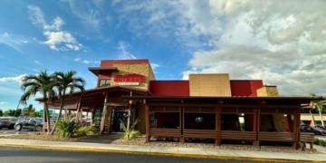 14 Steakhouse Chains Fans Say Never Mess Up a Perfect Cut