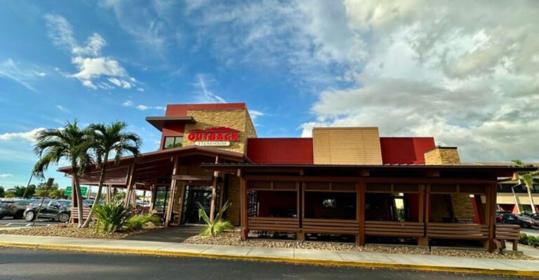 14 Steakhouse Chains Fans Say Never Mess Up a Perfect Cut