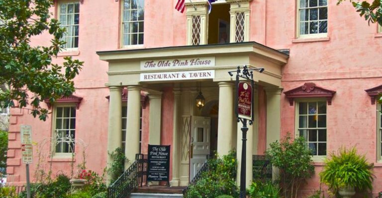 8 Historic Taverns Where the Burgers Are as Good as the Stories
