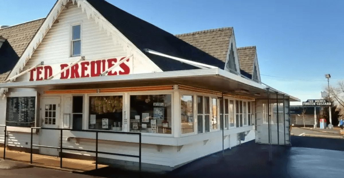 8 Retro Ice Cream Parlors Where Time and the Prices Seem Frozen