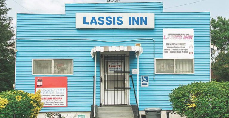 8 Arkansas Seafood Spots That Are Worth Every Mile, According To Locals