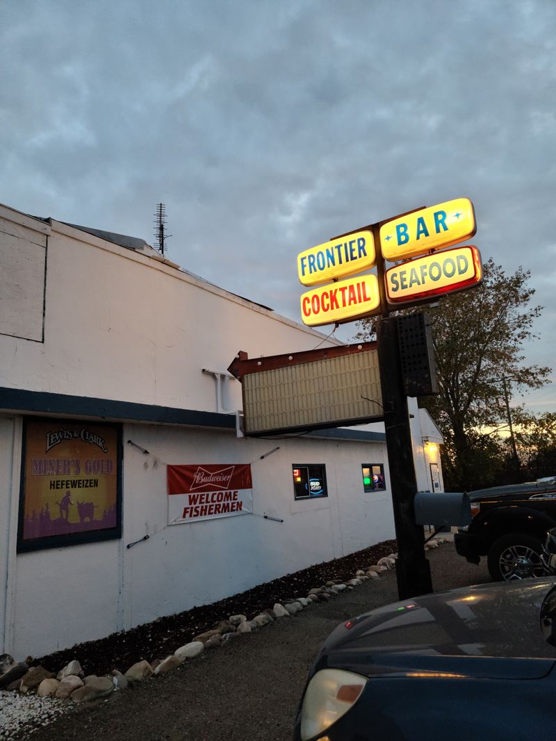 Shelby’s Frontier Bar & Grill – Shelby, MT