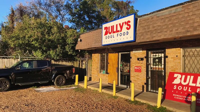 Bully's Soul Food Restaurant - Jackson, MS