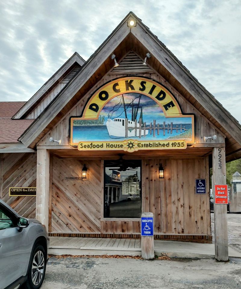 12 North Carolina Seafood Houses Where Hushpuppies Still Hit The Table First 5 Dockside Seafood House