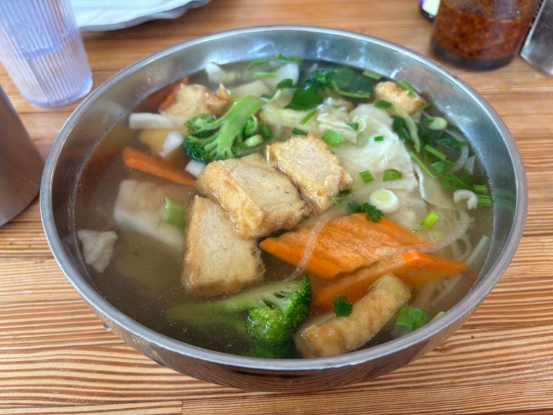 This Washington Noodle House Turns Rainy Evenings Into Steaming-Bowl Comfort 4 Veggie Phở That Still Feels Hearty