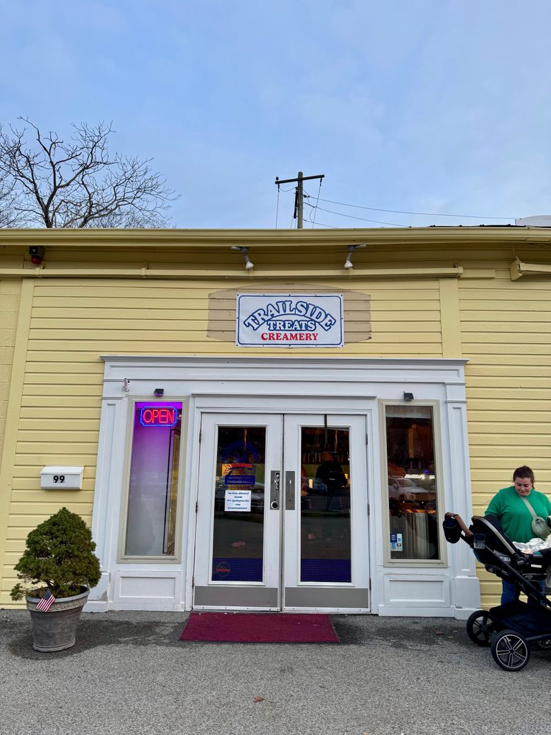 The Parlor at Trailside Treats Creamery Production Facility - Goshen, NY