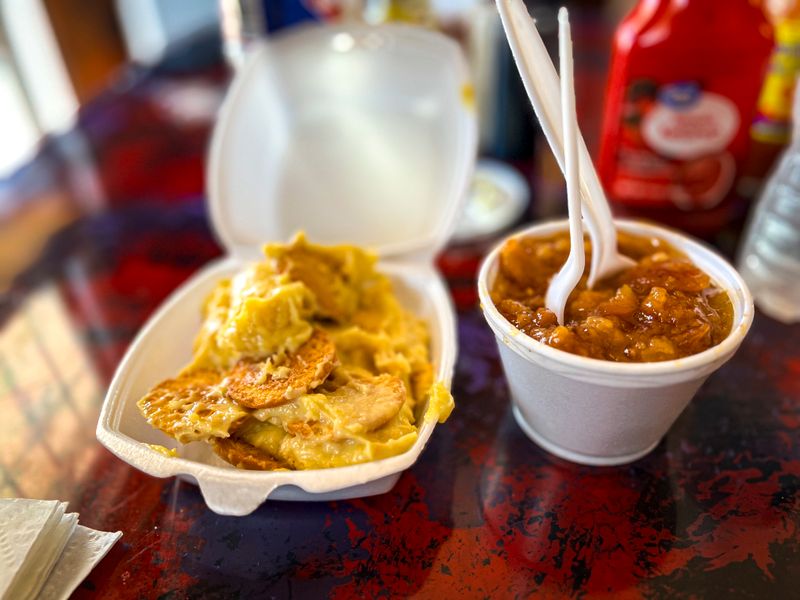 This Mississippi Soul Food Café Fills The Parking Lot Before The Doors Even Open 12 Dessert Decisions