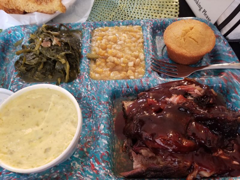 This Mississippi Soul Food Café Fills The Parking Lot Before The Doors Even Open 13 Prices, Portions, And Value