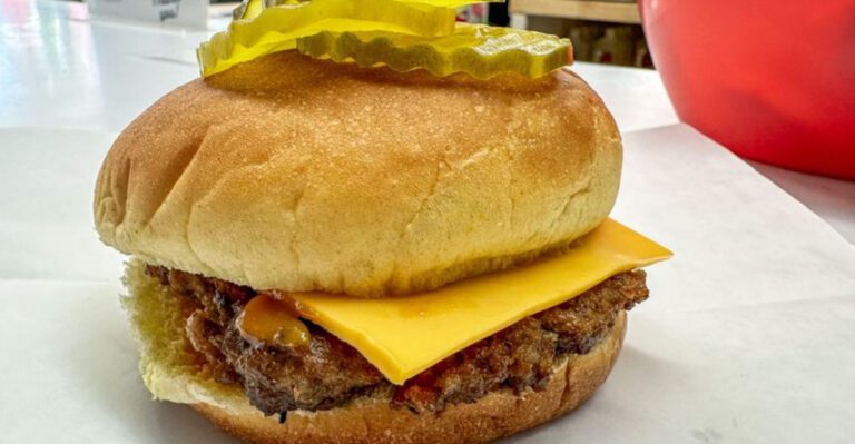 Dovie’s In Tompkinsville, Kentucky Is The Burger Stand Locals Call Their “Best-Kept Secret”