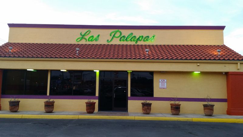 12 Texas Tortilla Shops Hand-Pressing Masa For Breakfast Tacos Locals Grab On The Way To Work 13 Las Palapas - Blanco - San Antonio, TX