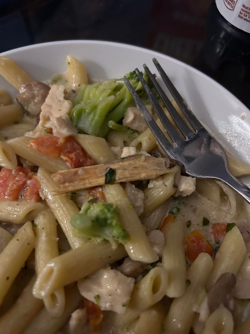 12 Frozen Aisle Dinners People Quietly Prefer Over Cooking From Scratch 9 Bertolli's Chicken Alfredo & Penne