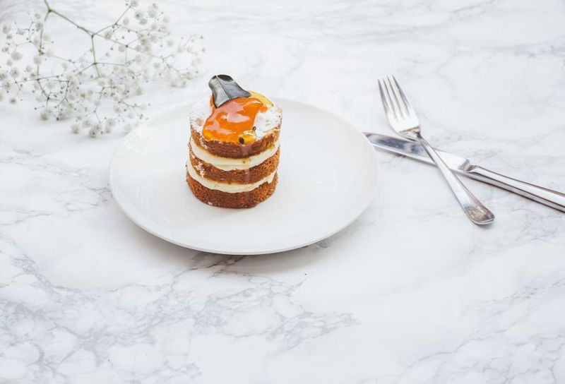 18 Fruit Desserts with an Elegant Restaurant-Style Look 10 Mango Mille-feuille