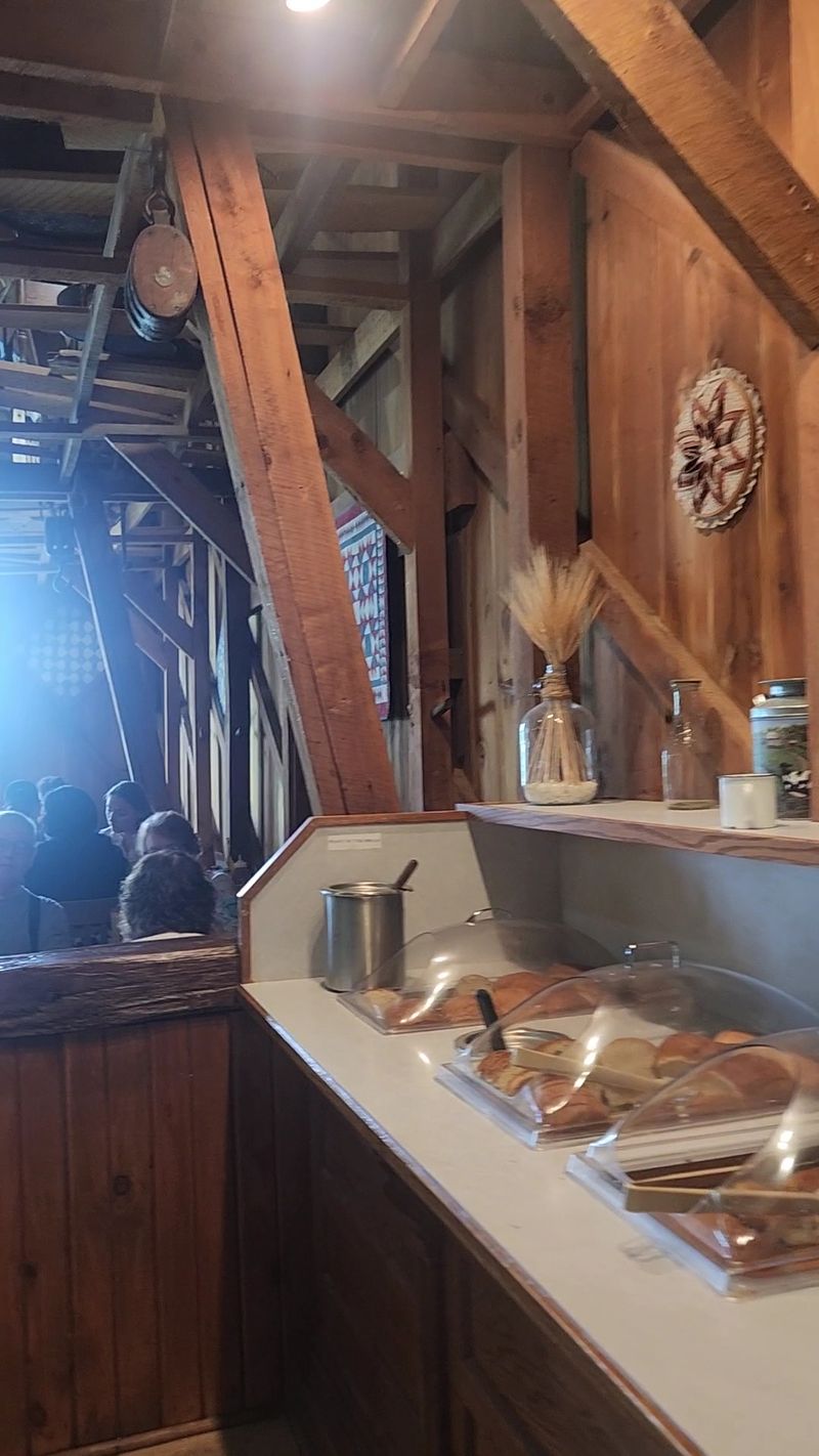 This Ohio Small-Town Buffet Keeps Serving Roast And Gravy Like It’s Always A Holiday 14 Bread Bar Comforts