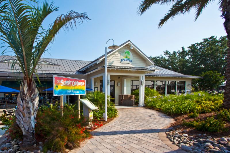 Breezes Restaurant & Bar