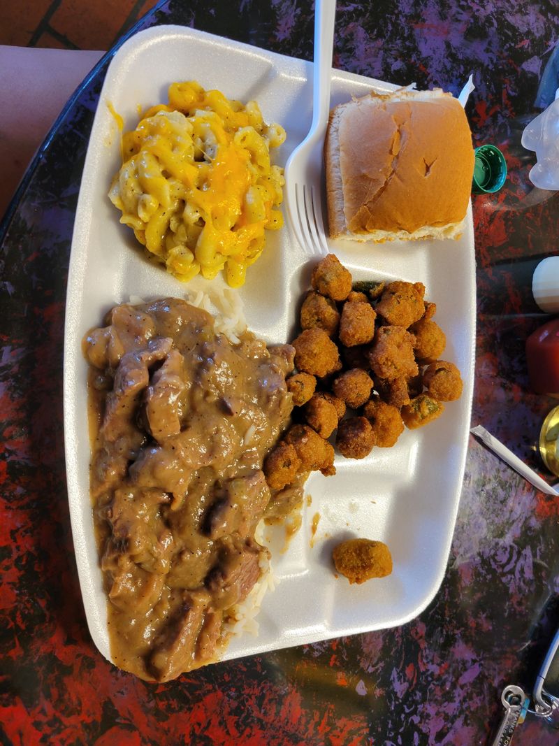 This Mississippi Soul Food Café Fills The Parking Lot Before The Doors Even Open 10 Sides You Should Not Skip