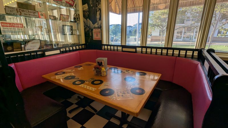 Iconic 1950s Diner Atmosphere