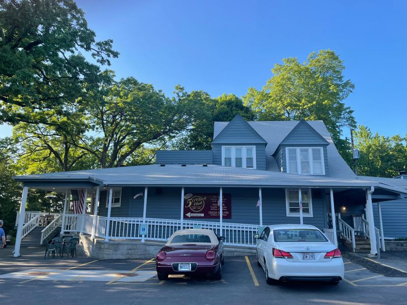 11 Wisconsin Supper Clubs Where Friday Night Feels Exactly Like It Did In The ’70s 12 Five O’Clock Club