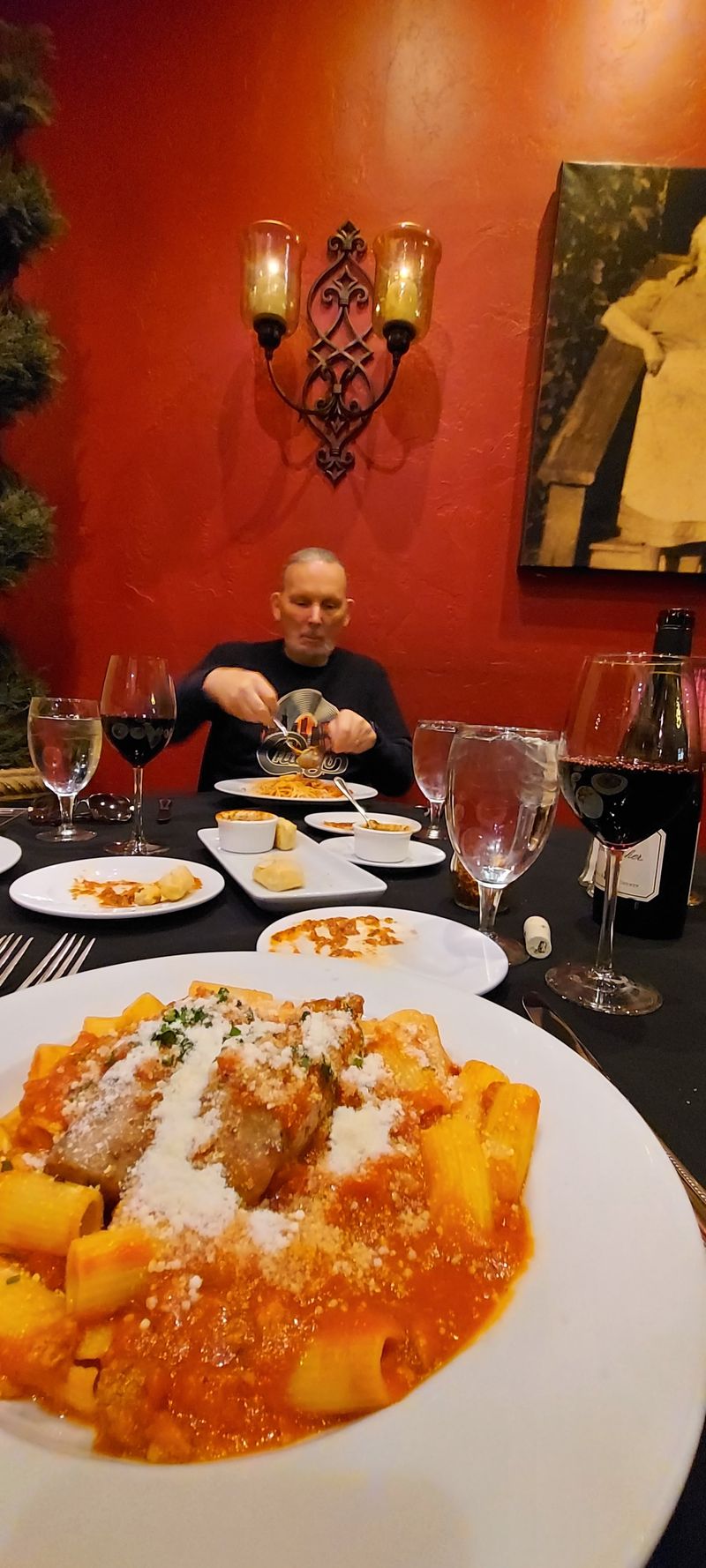 Service With Old-Vegas Warmth