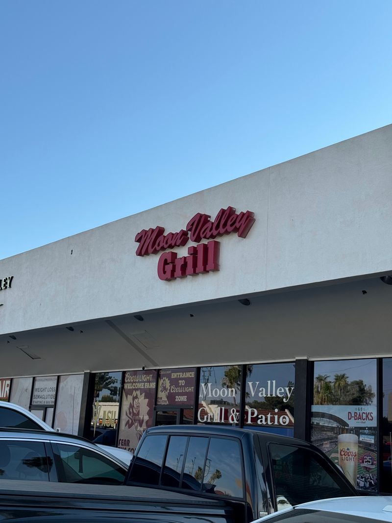 10 Arizona Breakfast Spots Locals Pack Out Every Morning on a Budget 14 Moon Valley Bar & Grill - Phoenix, Arizona