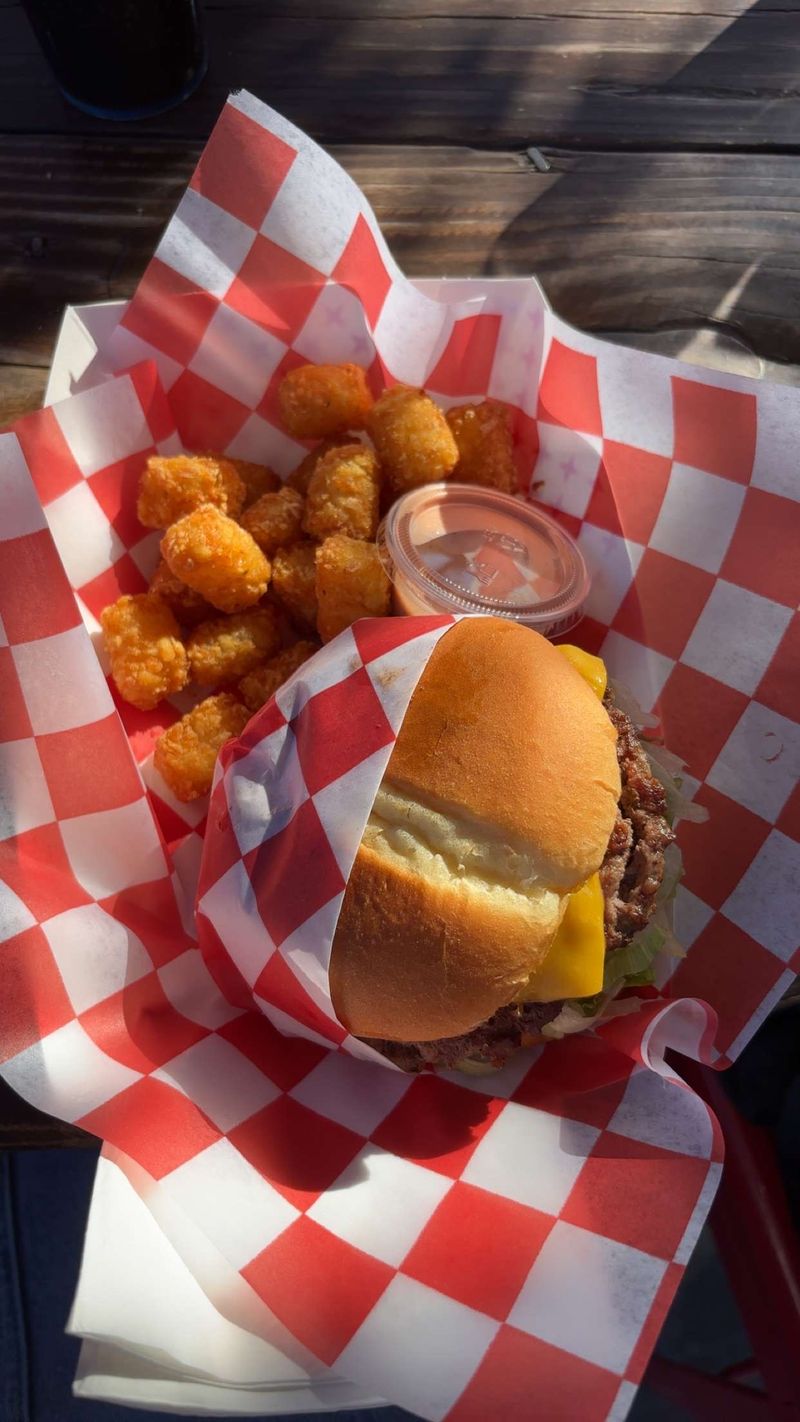 This Oregon Burger Joint Keeps Its Flat-Top Sizzling From Breakfast To Close 3 Honeymoon Hawaiian Burger