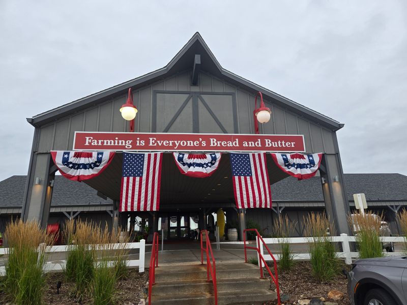 The Machine Shed - Urbandale, Iowa