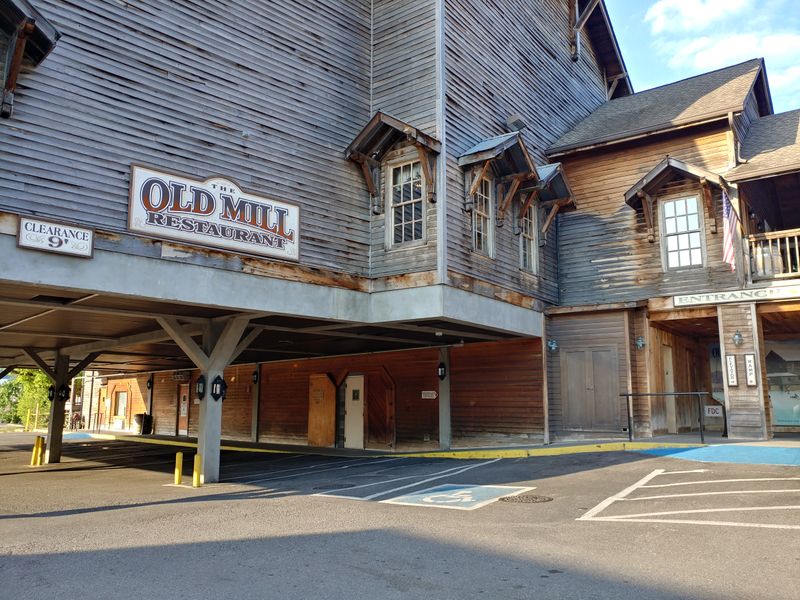 Old Mill Restaurant – Pigeon Forge, TN