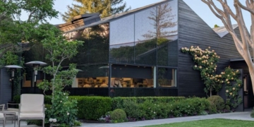 Must Try Gordon Ramsays 16 Favorite U.S. Restaurants Fans Rave About