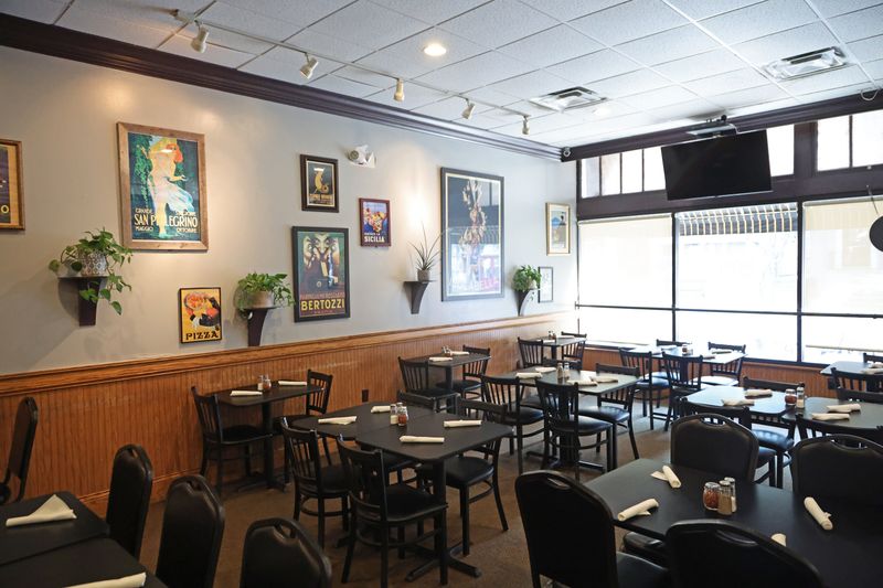 At This Ohio Italian Trattoria, Friday Nights Feel Like A Standing Reservation For The Whole Town 18 What To Expect On Timing