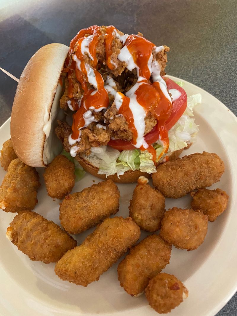 This Florida Retro Roadside Drive-In Griddles Bacon Cheeseburgers, Fried Grouper, And Banana Shakes The Way Panhandle Locals Remember 8 Jerry’s Special Sauce Ritual