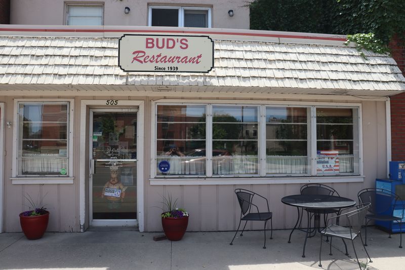 This Ohio Grilled Cheese Window Has Served The Same Gooey Classic For Generations 4 Location You Can Find By Smell