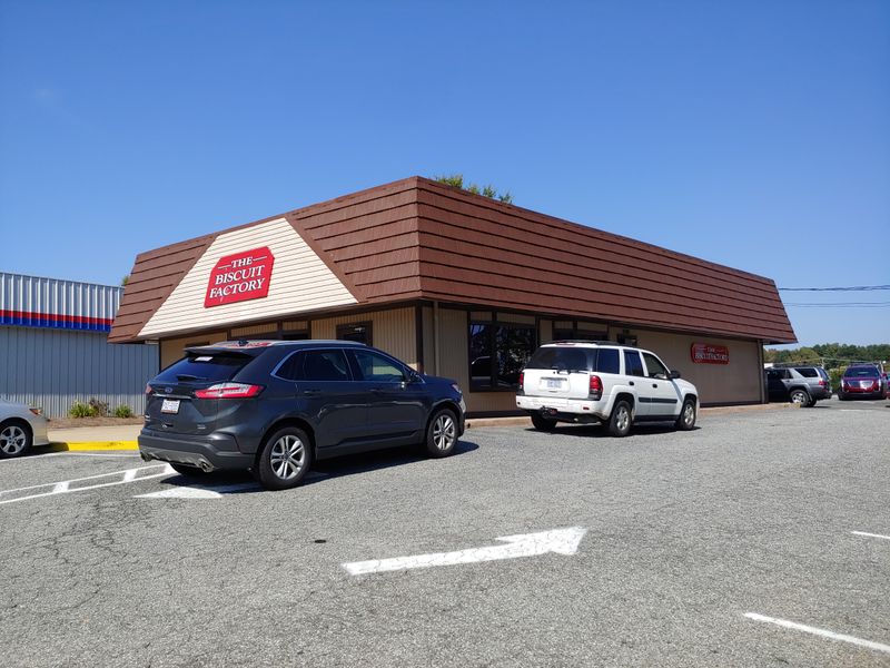 12 North Carolina Restaurants That Run Out Of Biscuit Sandwiches Before Noon 7 The Biscuit Factory - Burlington, North Carolina